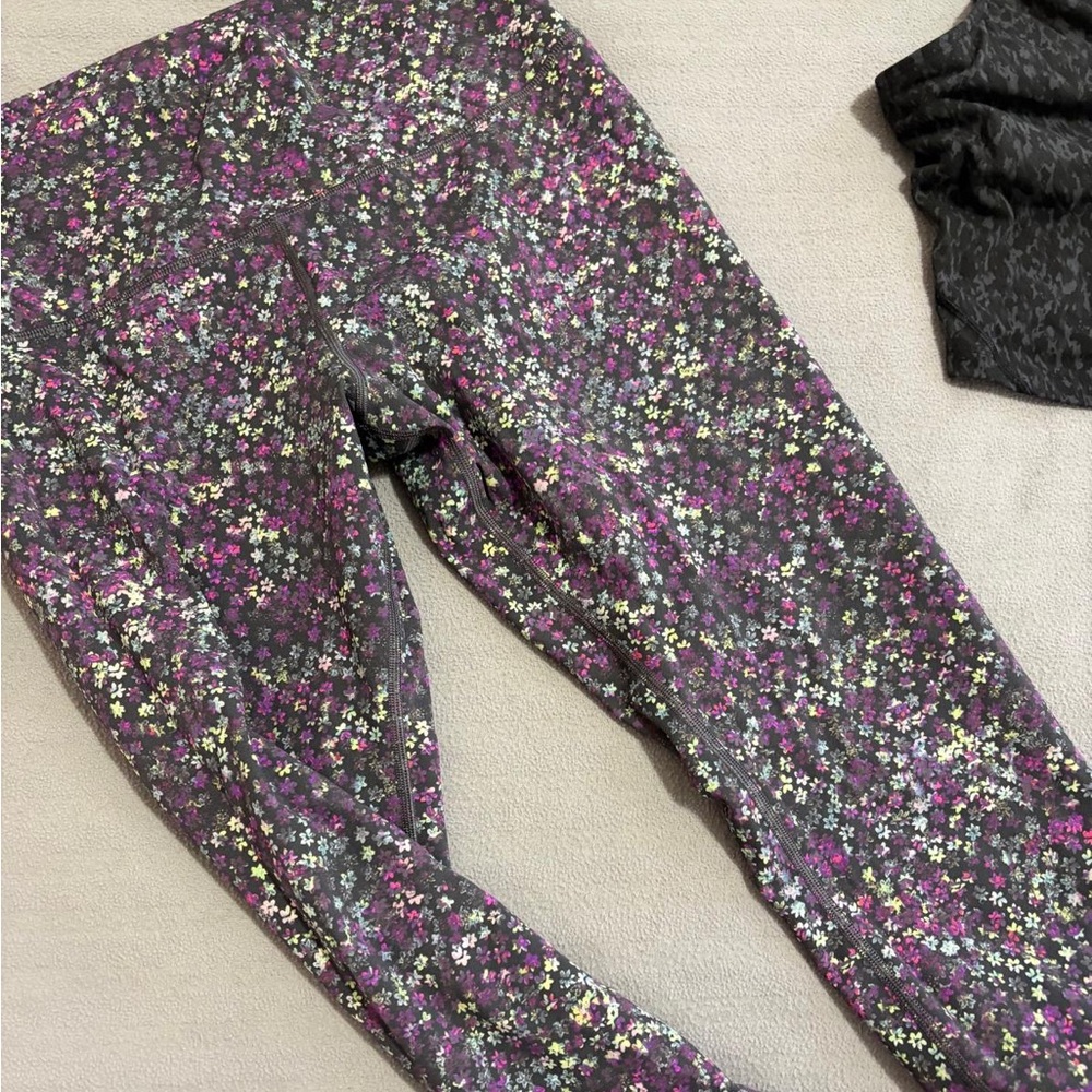 LULULEMON Vibrant Floral Leggings